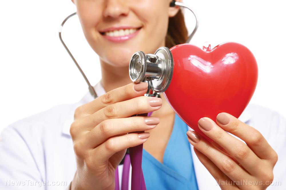 сърце-здраве-кардиолог-стетоскоп